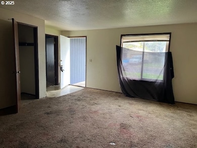 1082 SW 179th Ave, Beaverton, OR 97003 - photo 2