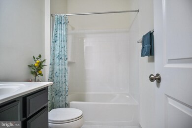 42246 Lancaster Woods Square, Chantilly, VA 20152 - photo 7