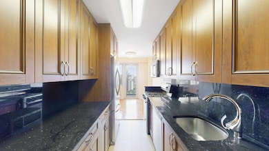 Trump Village unit 23K, Brooklyn, NY 11224 - photo 4