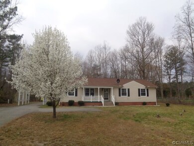 25054 Oxford Rd, Ruther Glen, VA 22546 - photo 2