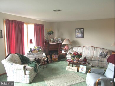 1955 Quigley Dr, Chambersburg, PA 17202 - photo 2
