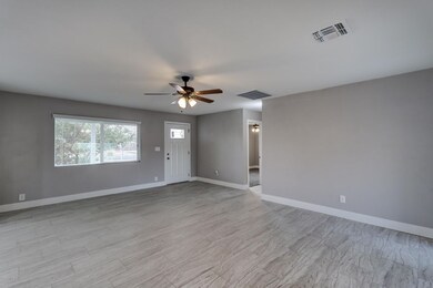 216 S Saguaro Dr-11