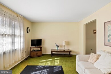 204 Fullwood Rd, Delran, NJ 08075 - photo 5