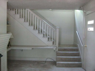 28 Tiverton Pkwy, Worcester, MA 01602 - photo 4