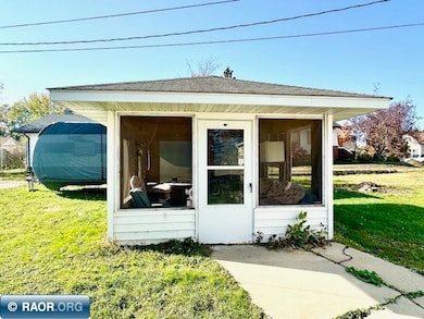 205 5th St NW, Chisholm, MN 55719 - photo 5