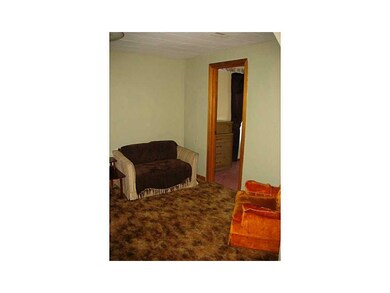 8 E Washington St, Center Point, IA 52213 - photo 5