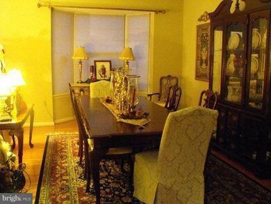 1194 Fetterbush Cir, Sykesville, MD 21784 - photo 3