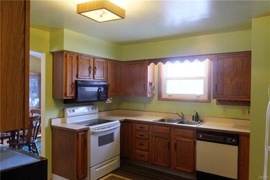 all appliances stay with two kitchens on main leve