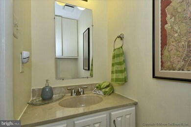 11567 Summer Oak Dr, Germantown, MD 20874 - photo 2