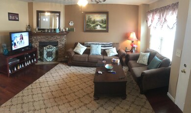 35 Horseshoe Ct, Tinton Falls, NJ 07753 - photo 3