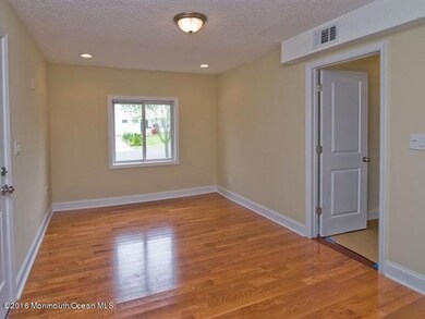 BEDROOM/BONUS ROOM