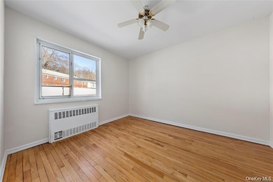 220-06 Stronghurst Ave unit Upper, Queens Village, NY 11427 - photo 7