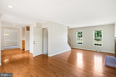 519 Tanglewood Dr, Sykesville, MD 21784 - photo 7