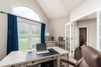 S_-_9205_Cotswold_Dr_-_014