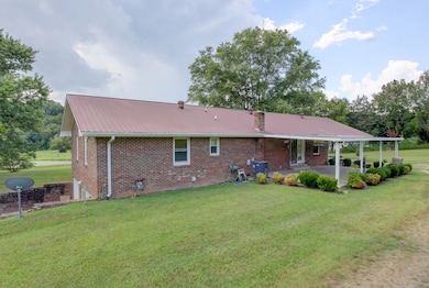 5581 Bryant Hollow Rd, Cunningham, TN 37052 - photo 7