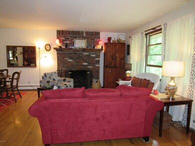 161 Bayberry Dr, Milford, PA 18337 - photo 2