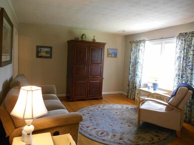 1403 Valley View Dr, Johnson City, TN 37601 - photo 5