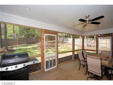 Porch - Screened porch looking into park-like back
