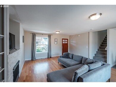 303 Pioneer Dr, Silverton, OR 97381 - photo 4