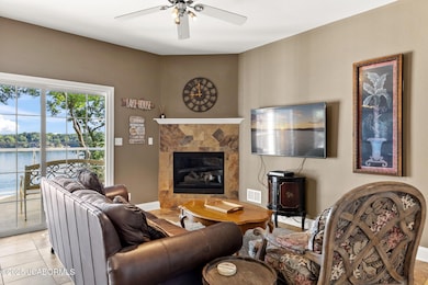 10-web-or-mls-31 Bluff Ridge Dr 1A (10)