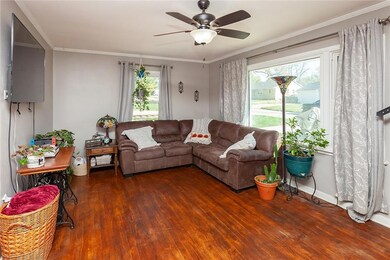 511 E 20th St S, Newton, IA 50208 - photo 5