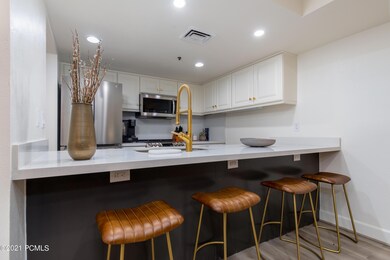 Lowell 265 Kitchen 2