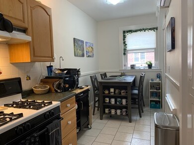 9 Regent Cir unit 1, Brookline, MA 02445 - photo 4