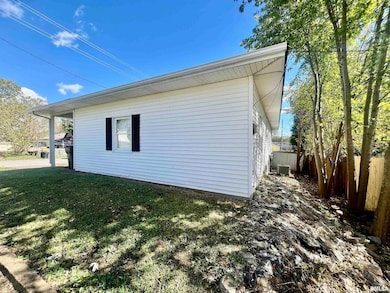 314 E 8th St, Metropolis, IL 62960 - photo 6