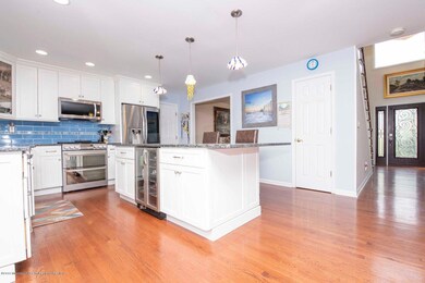 125 Woodbine Kitchen