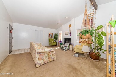 2121 E Fairview Ave-5