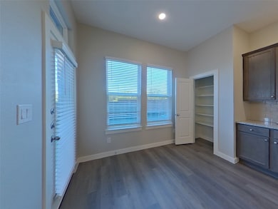 5476 Sandstone Dr, Garland, TX 75043 - photo 4