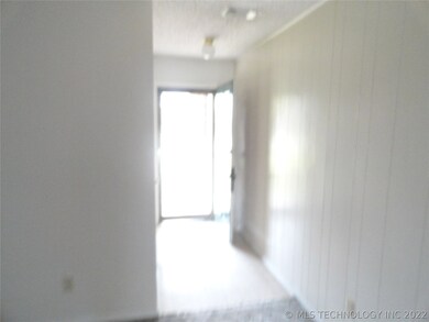 426 E Loy St, Chouteau, OK 74337 - photo 5