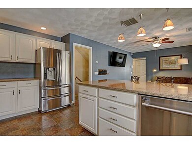 29 Lisa Marie Cir, Warwick, RI 02886 - photo 4