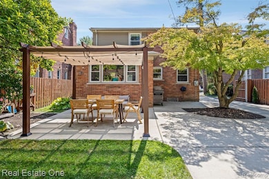 1630 W 12 Mile Rd, Royal Oak, MI 48073 - photo 3