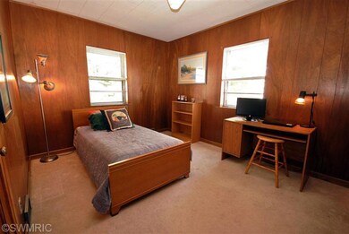 1231 Lewison Ave NE, Grand Rapids, MI 49505 - photo 7