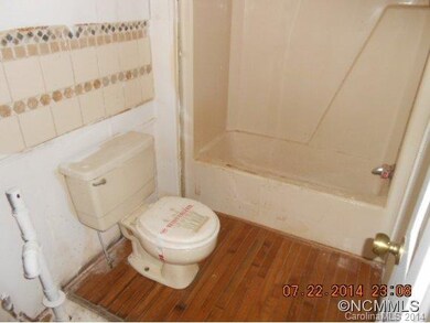 unlisted-address, Hendersonville, NC 28792 - photo 5