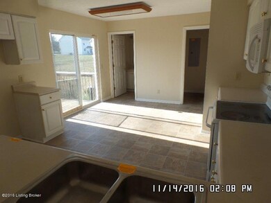 549 Helm Ln, Mount Washington, KY 40047 - photo 4