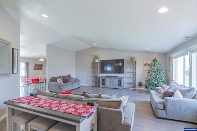 115 E 2nd St, Halsey, OR 97348 - photo 5