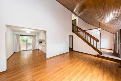 6358 Chippenhook Ct-03