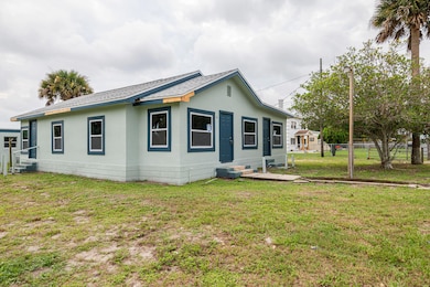 2511_Lipscomb_St_Melbourne_FL_32901_USA-