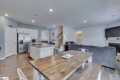 71 Oak Edge Ln, Greer, SC 29651 - photo 7