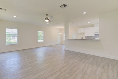 6534 Radcliffe St, Houston, TX 77091 - photo 7