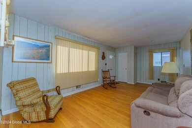 1 Livingroom 2