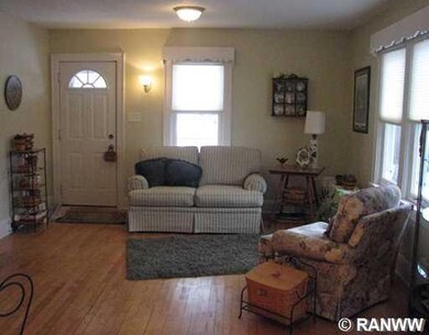 3339 Locust Ln, Eau Claire, WI 54703 - photo 4