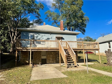 1011 Kickapoo St, Leavenworth, KS 66048 - photo 4