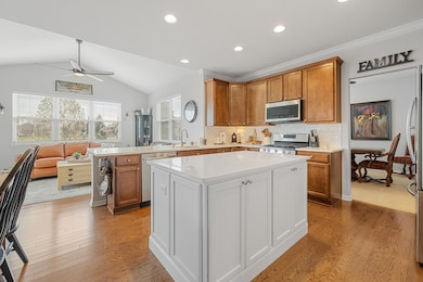 N42W22833 Beacon Ct, Pewaukee, WI 53072 - photo 4