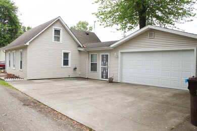 310 W 1st St, Auburn, IN 46706 - photo 7