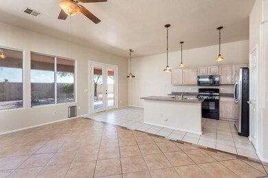Eat-in Kitchen