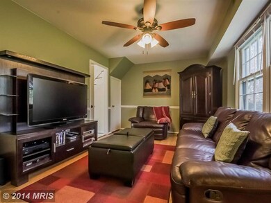 13159 Madonna Ln, Fairfax, VA 22033 - photo 2