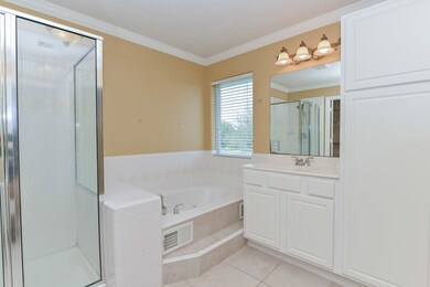 6410 E Linpar Ct, Houston, TX 77040 - photo 7